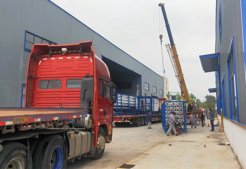 純水一號(hào)太陽能光伏超純水處理設(shè)備出貨